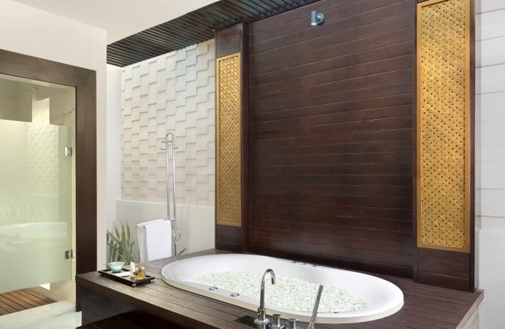 HILLSIDE VILLA BATHROOM